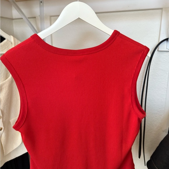 H&M Red Ribbed Sleeveless Button-Front Top - Picture 3 of 3